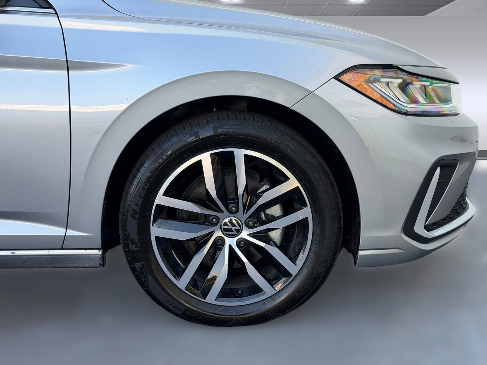 2025 Volkswagen Jetta SE - Photo 11