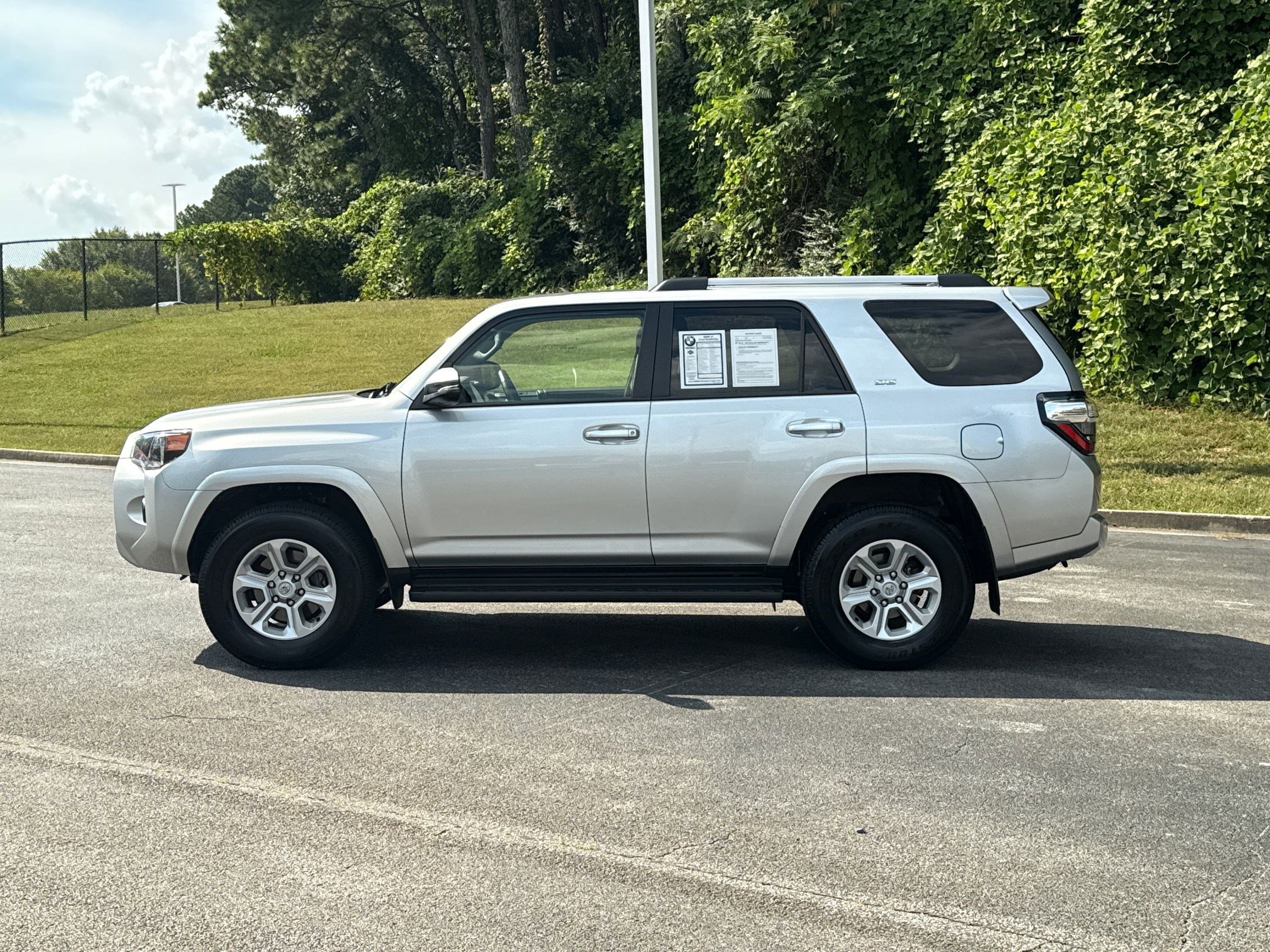 2024 Toyota 4Runner SR5 Premium photo 2