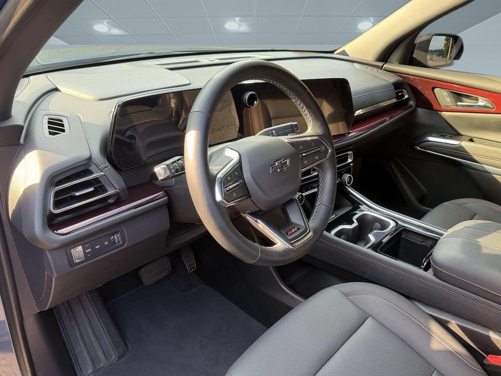 Used 2025 Chevrolet Traverse AWD Z71 SUV