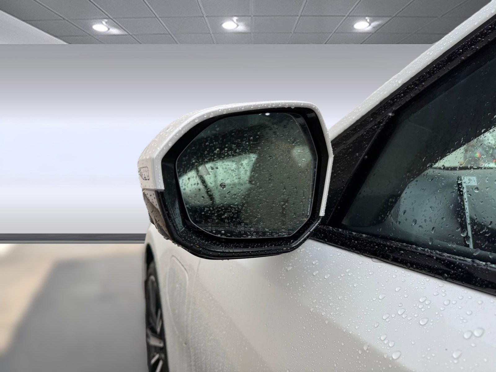 2026 BMW 5 Series 550e - Photo 20