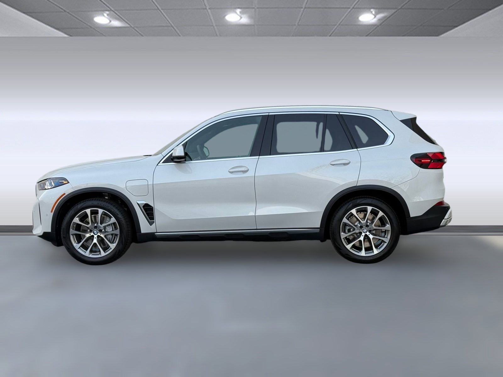 2026 Bmw X5 xDrive50e photo 2