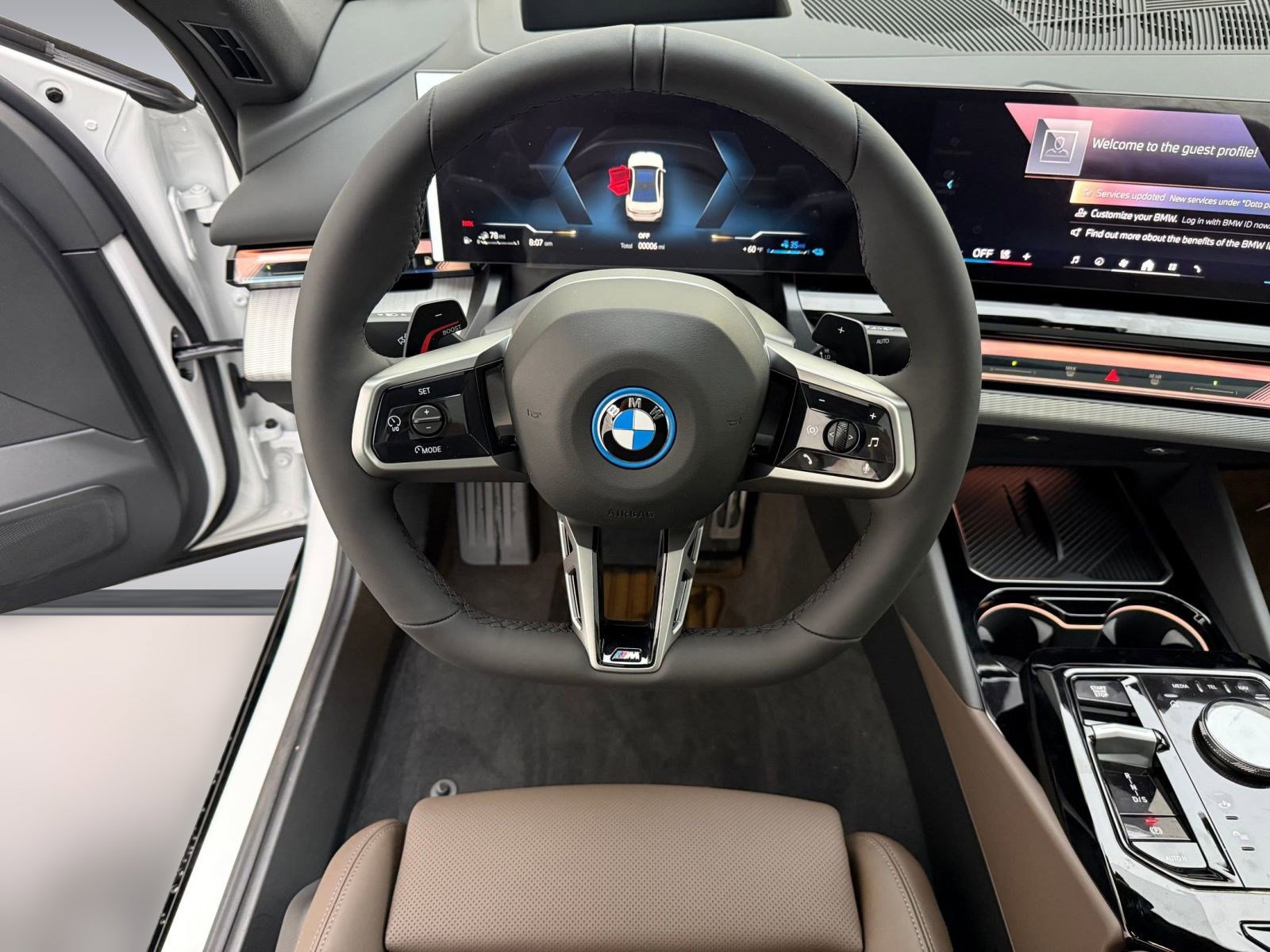 2026 BMW 5 Series 550e - Photo 25