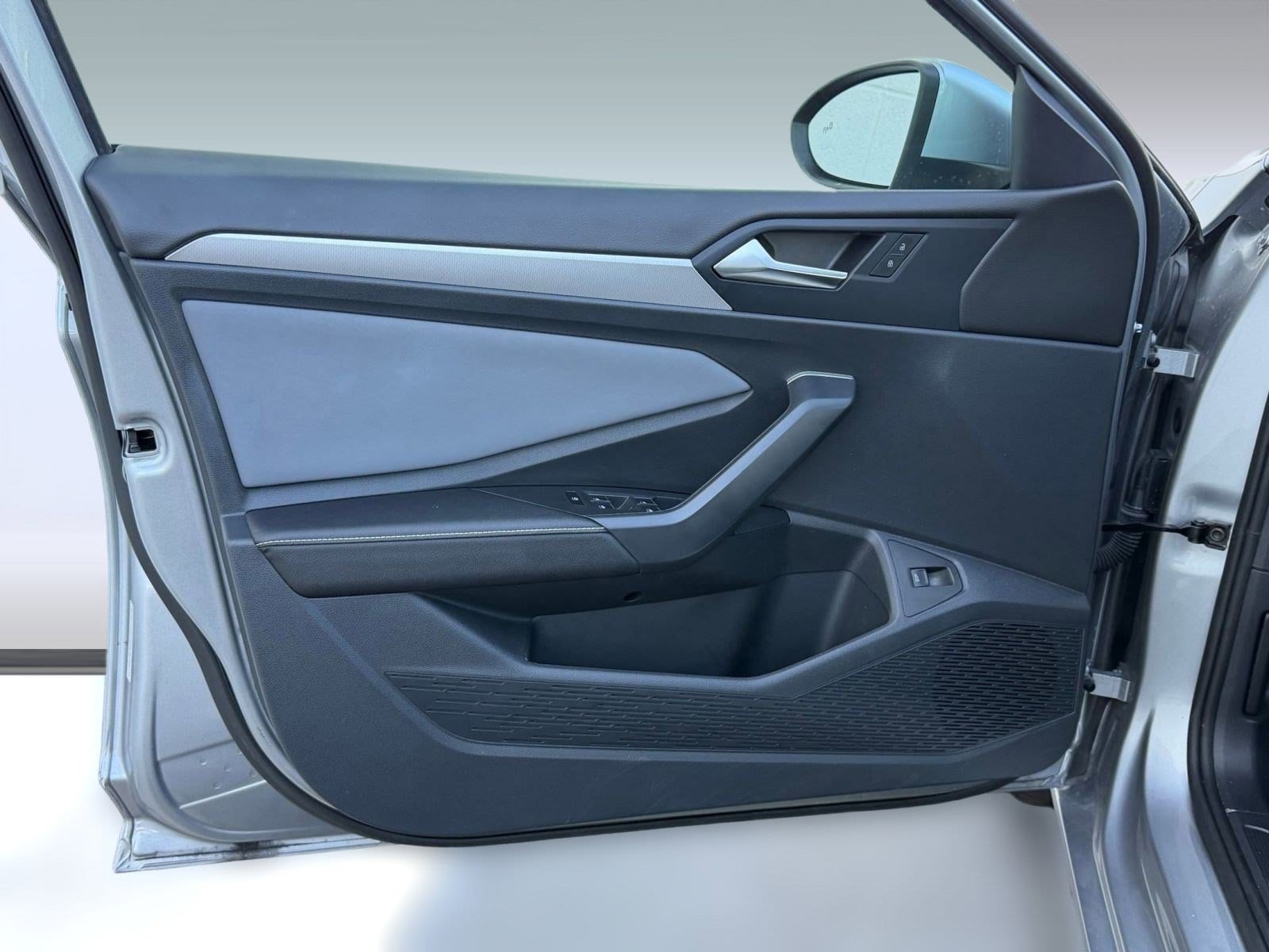 2025 Volkswagen Jetta SE - Photo 23