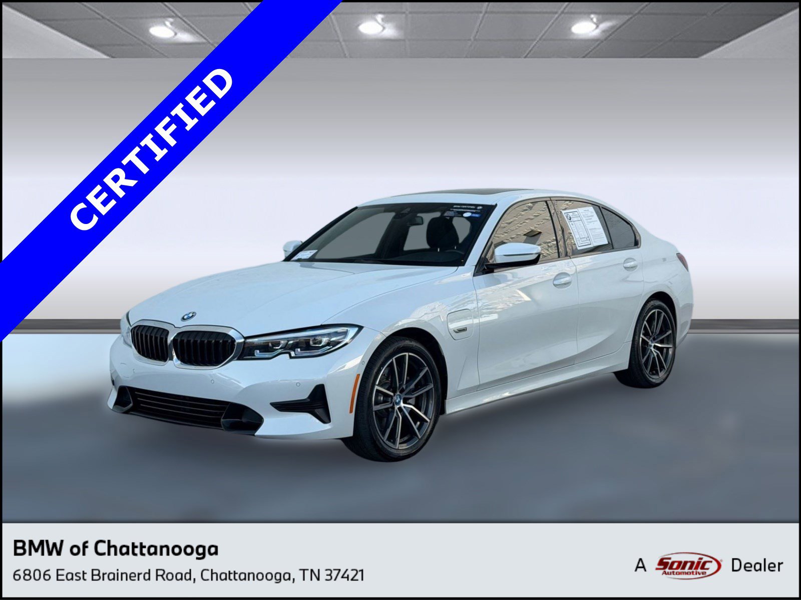 2022 BMW 3 Series 330e xDrive Sedan's photo