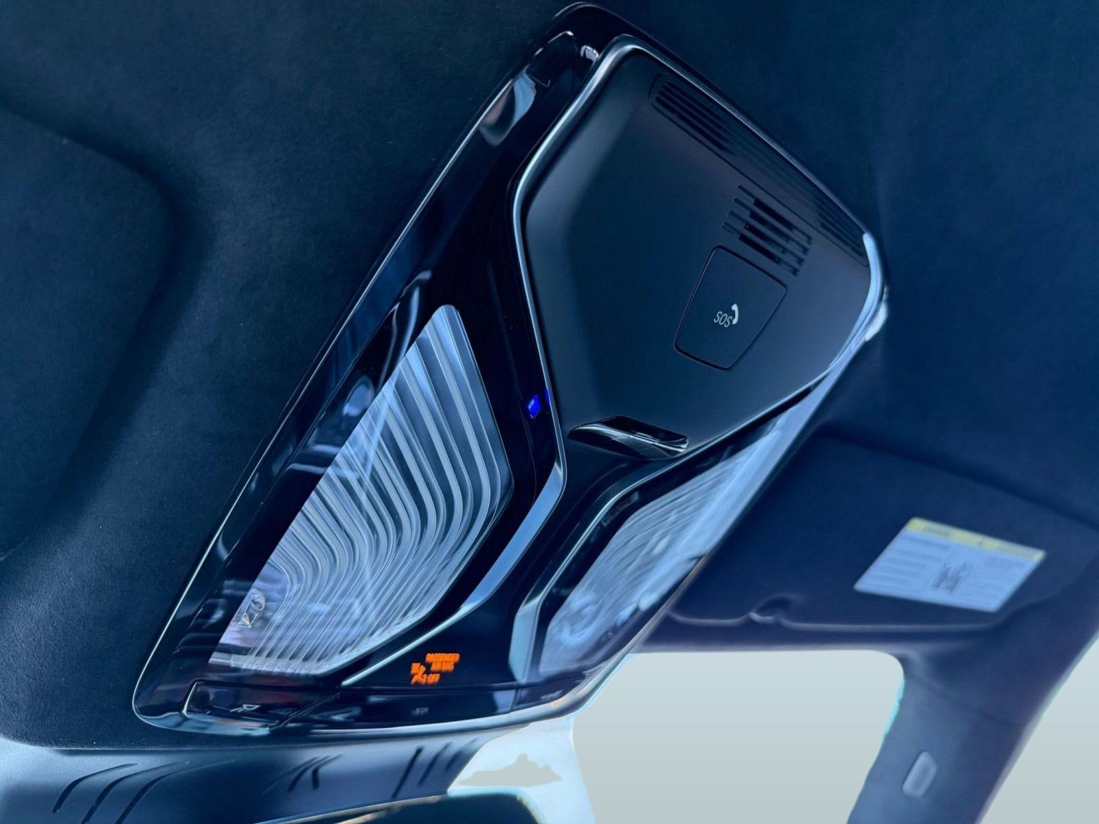 2026 BMW 8 Series M850i - Photo 28