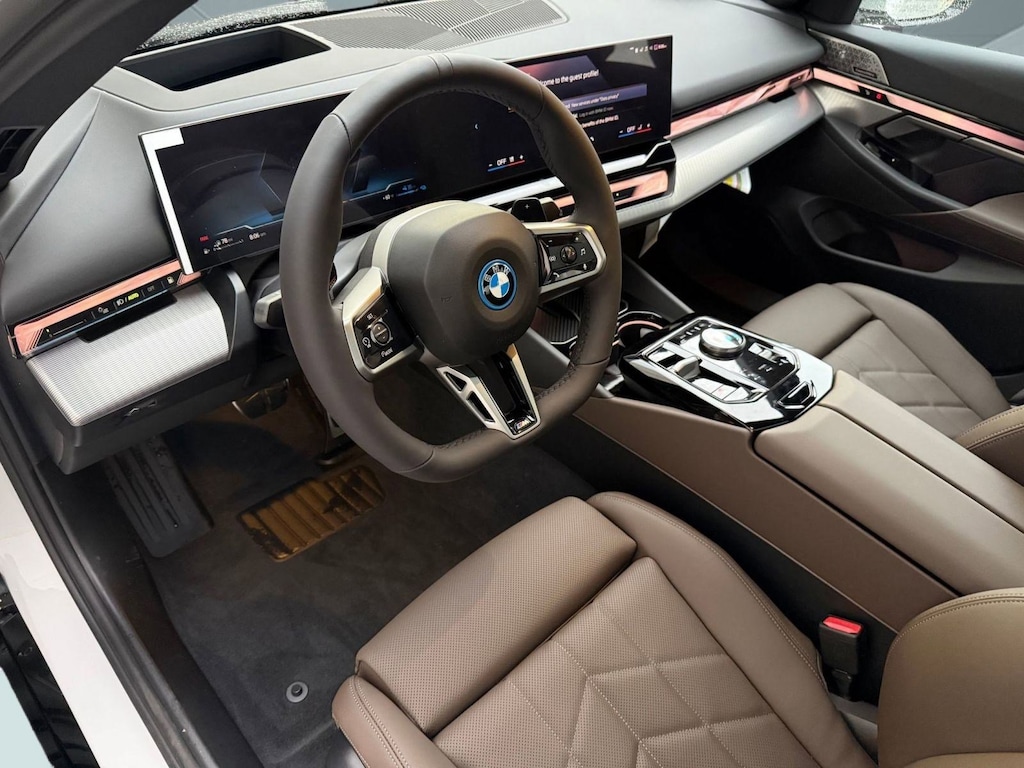 New 2026 BMW 550e xDrive Sedan