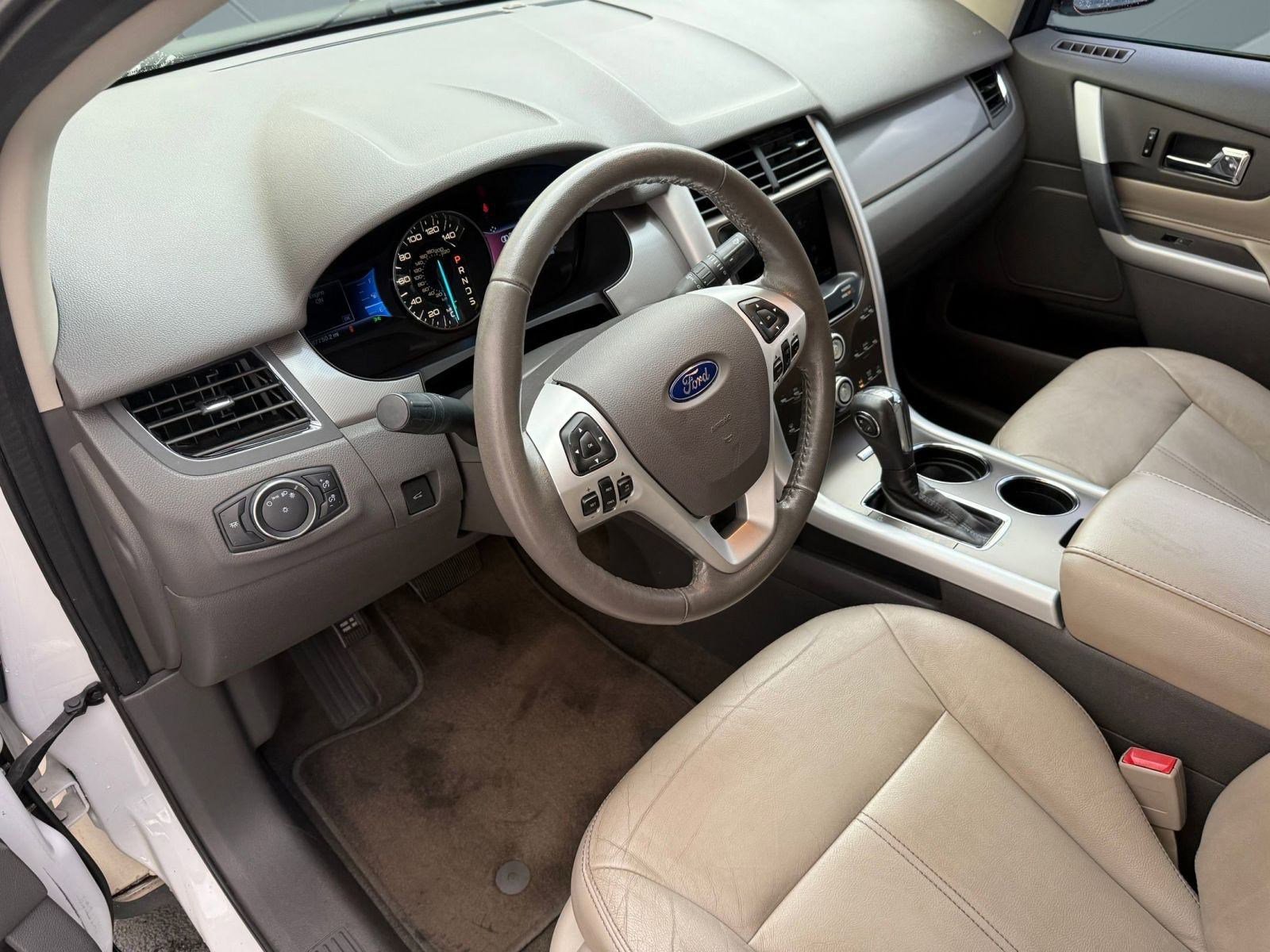 2014 Ford Edge SEL photo 4