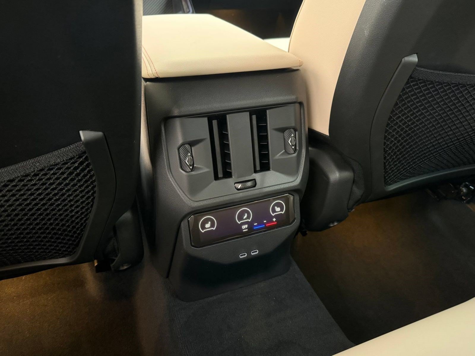 2026 BMW X3 30 - Photo 23