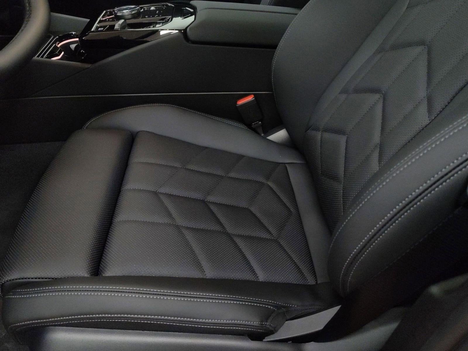 2026 BMW 5 Series 530i - Photo 13