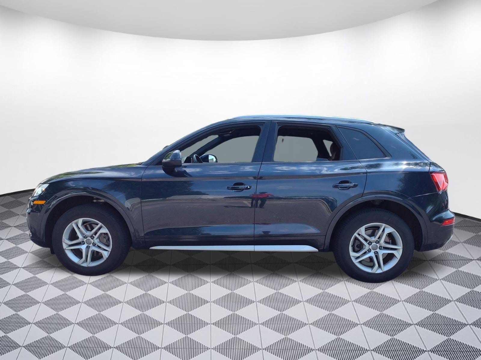 Used 2018 Audi Q5 Premium with VIN WA1ANAFY7J2184460 for sale in Fairfax, VA