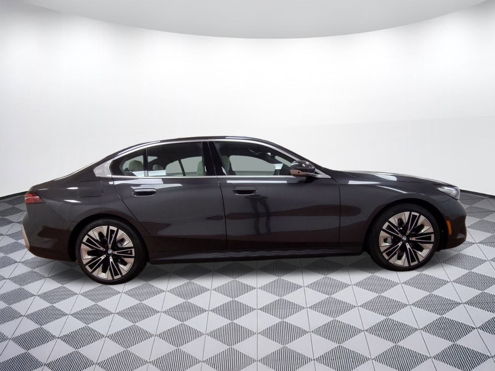 2026 BMW 5 Series 530i - Photo 7