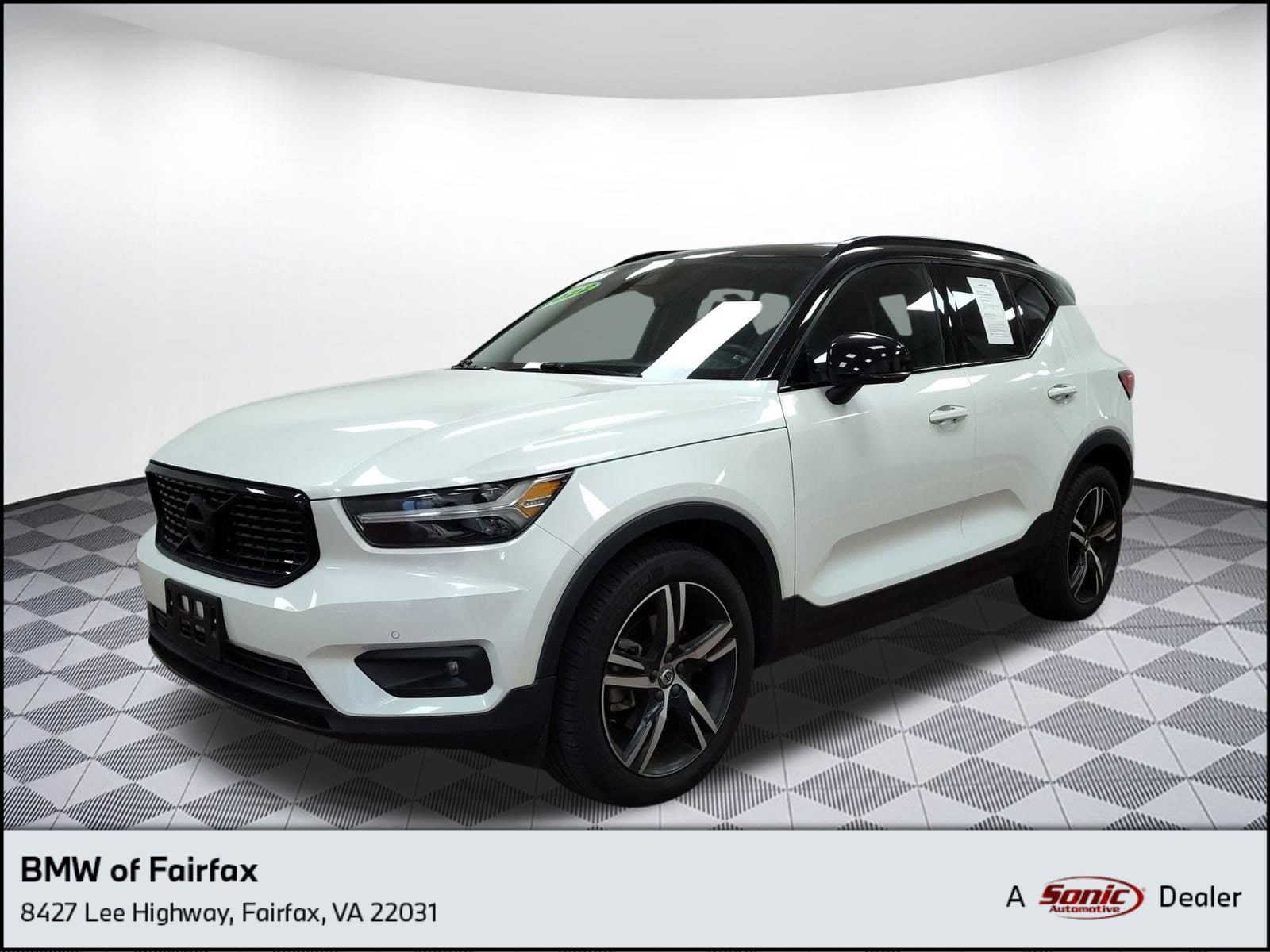 2022 Volvo XC40 R-Design