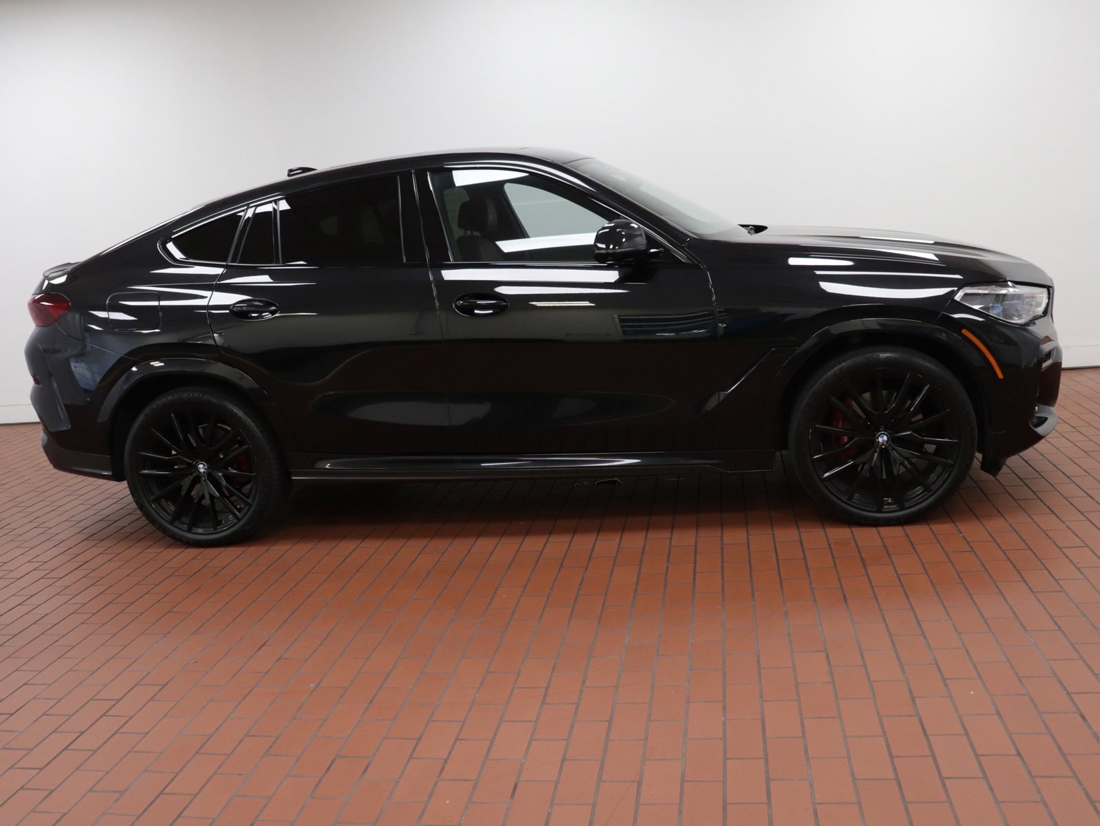 Certified 2022 BMW X6 40i with VIN 5UXCY6C06N9K77211 for sale in Fairfax, VA