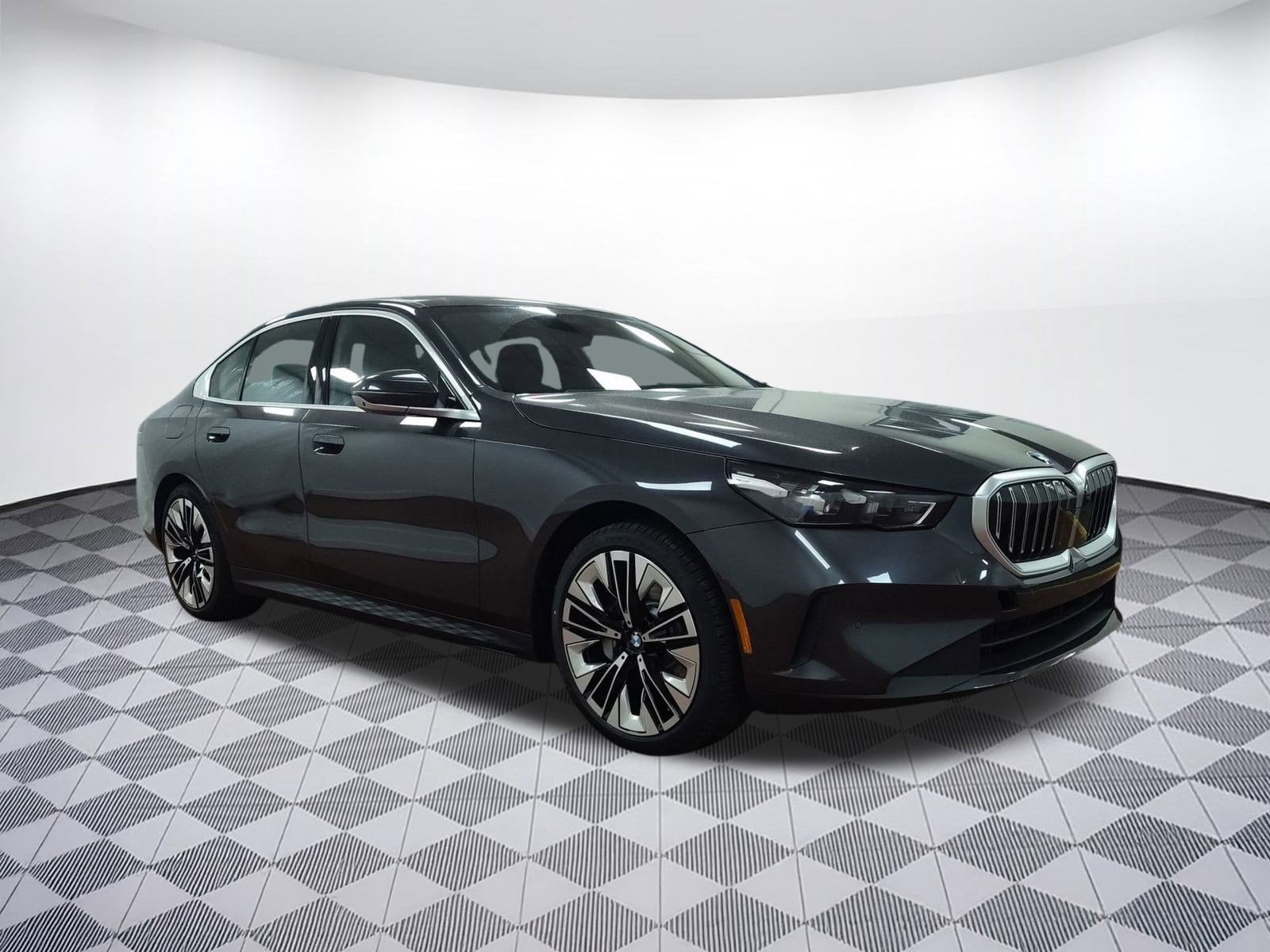 2026 BMW 5 Series 530i - Photo 6