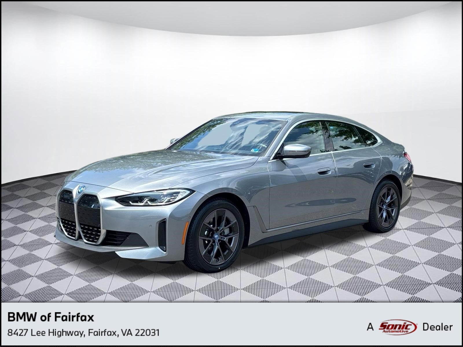 2023 BMW i4 eDrive35's photo