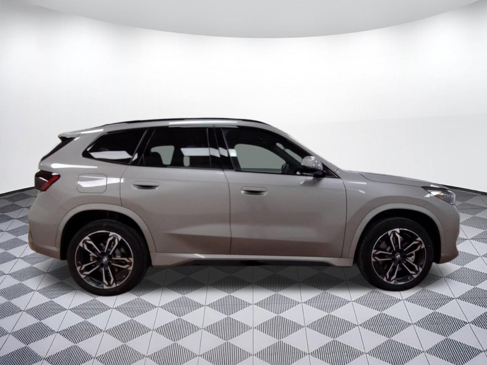 2026 BMW X1 28i - Photo 7