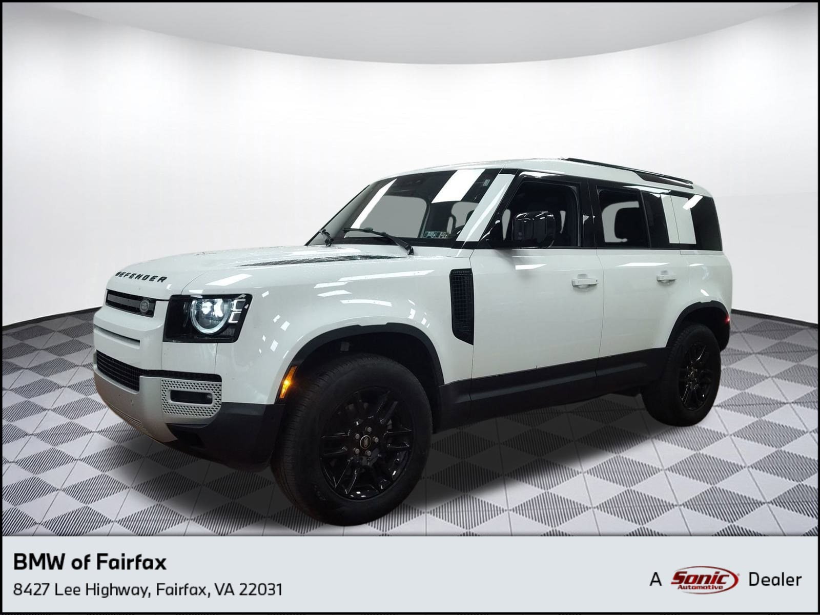 2025 Land Rover Defender S's photo