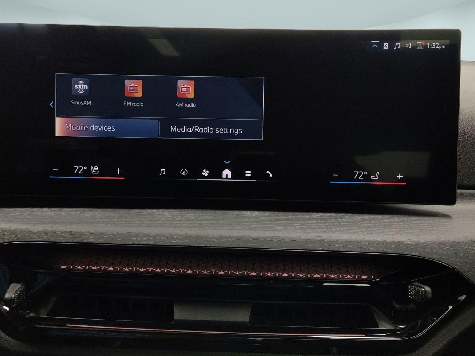 2026 BMW 3 Series 330i - Photo 21