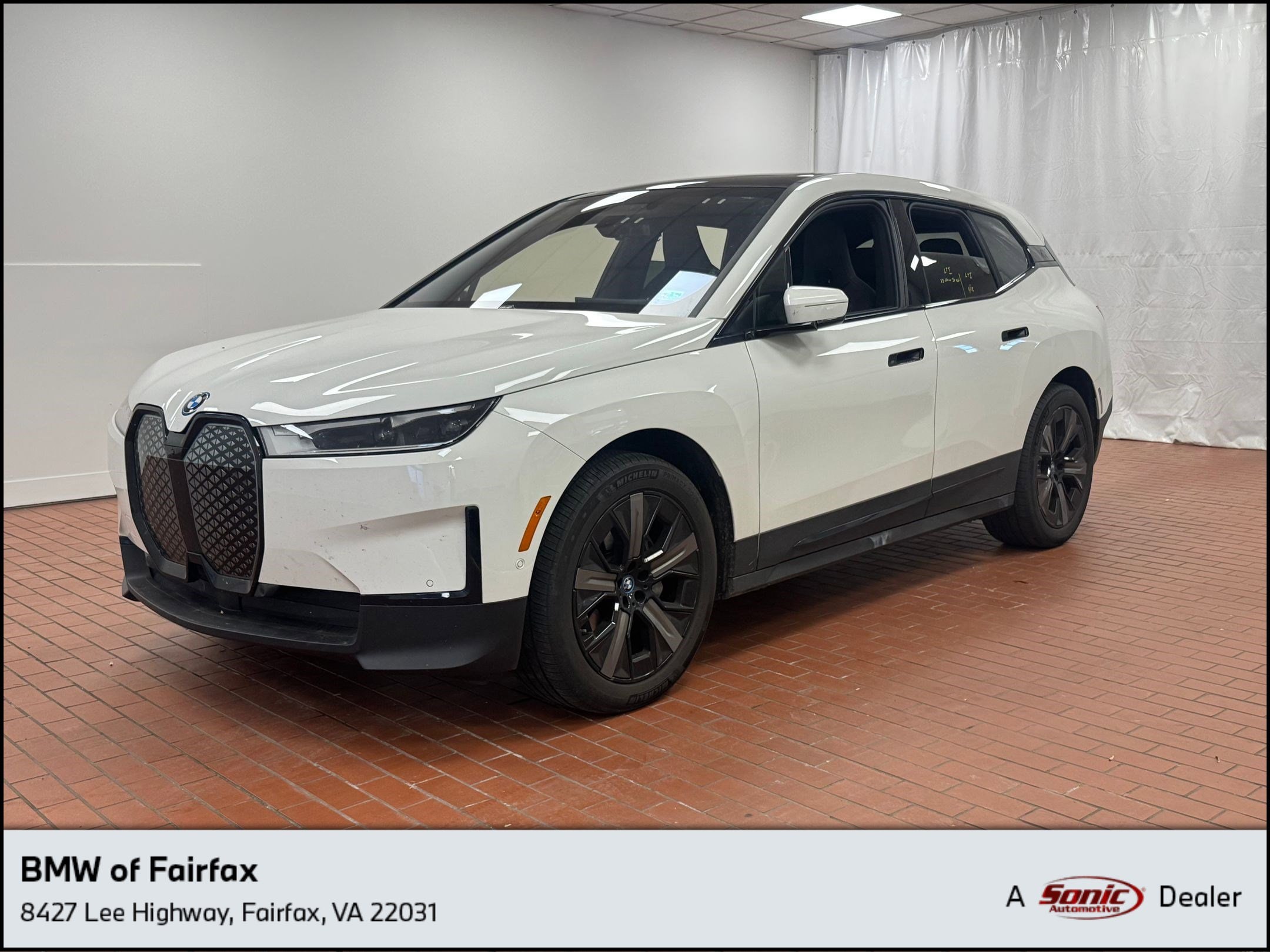 2023 BMW iX Base's photo