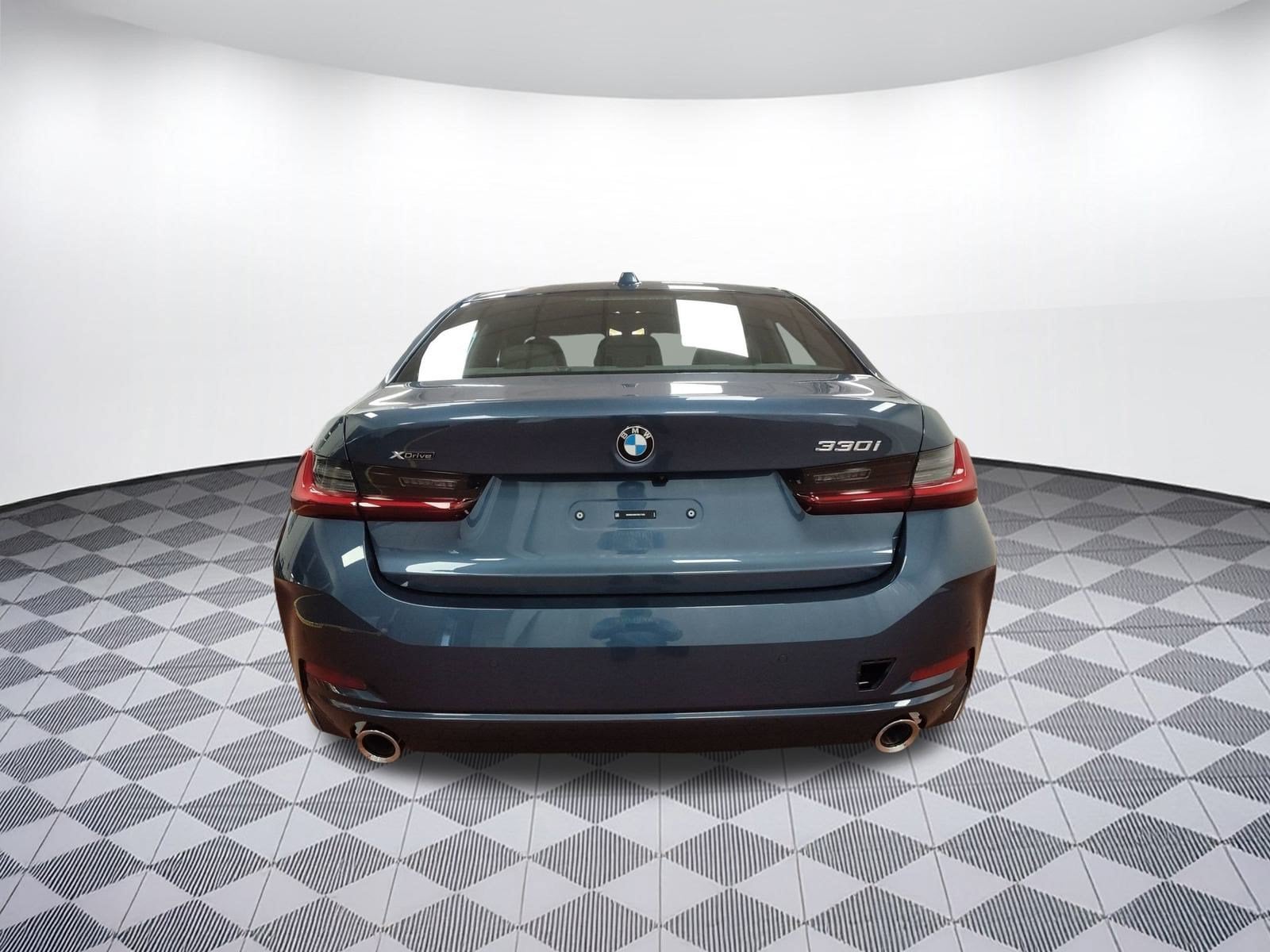 2026 BMW 3 Series 330i - Photo 9