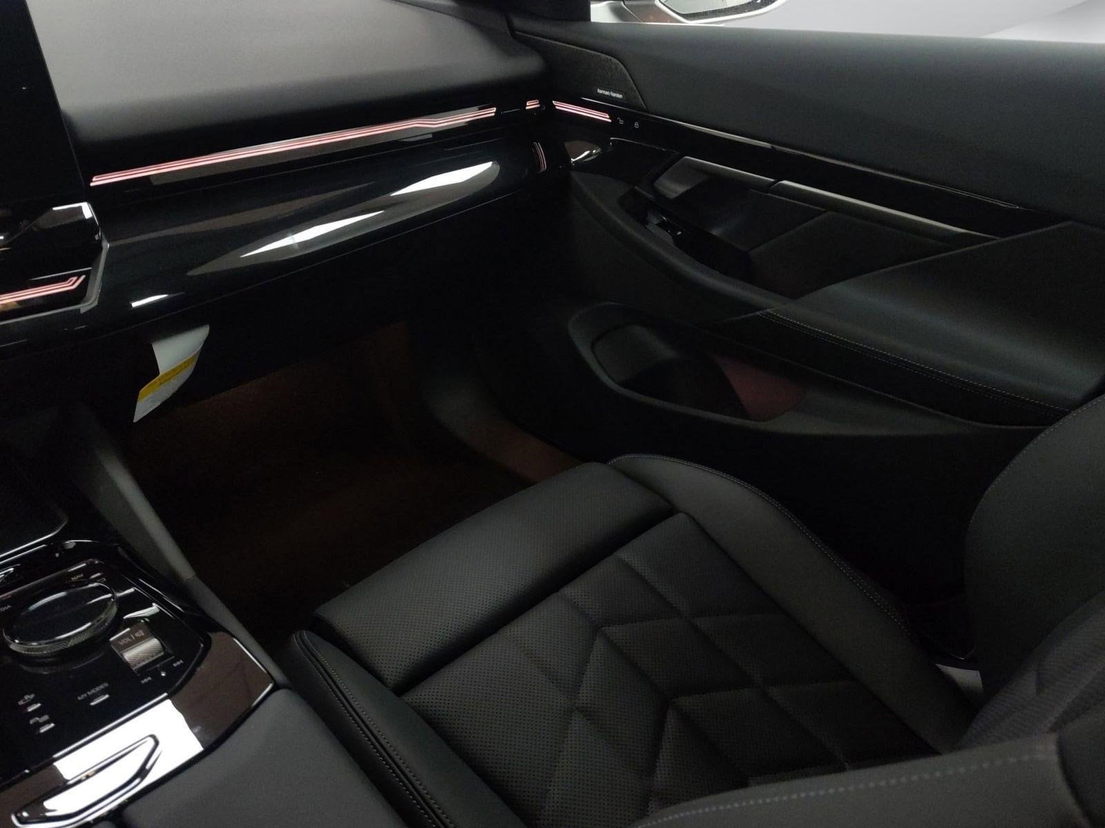 2026 BMW 5 Series 530i - Photo 25