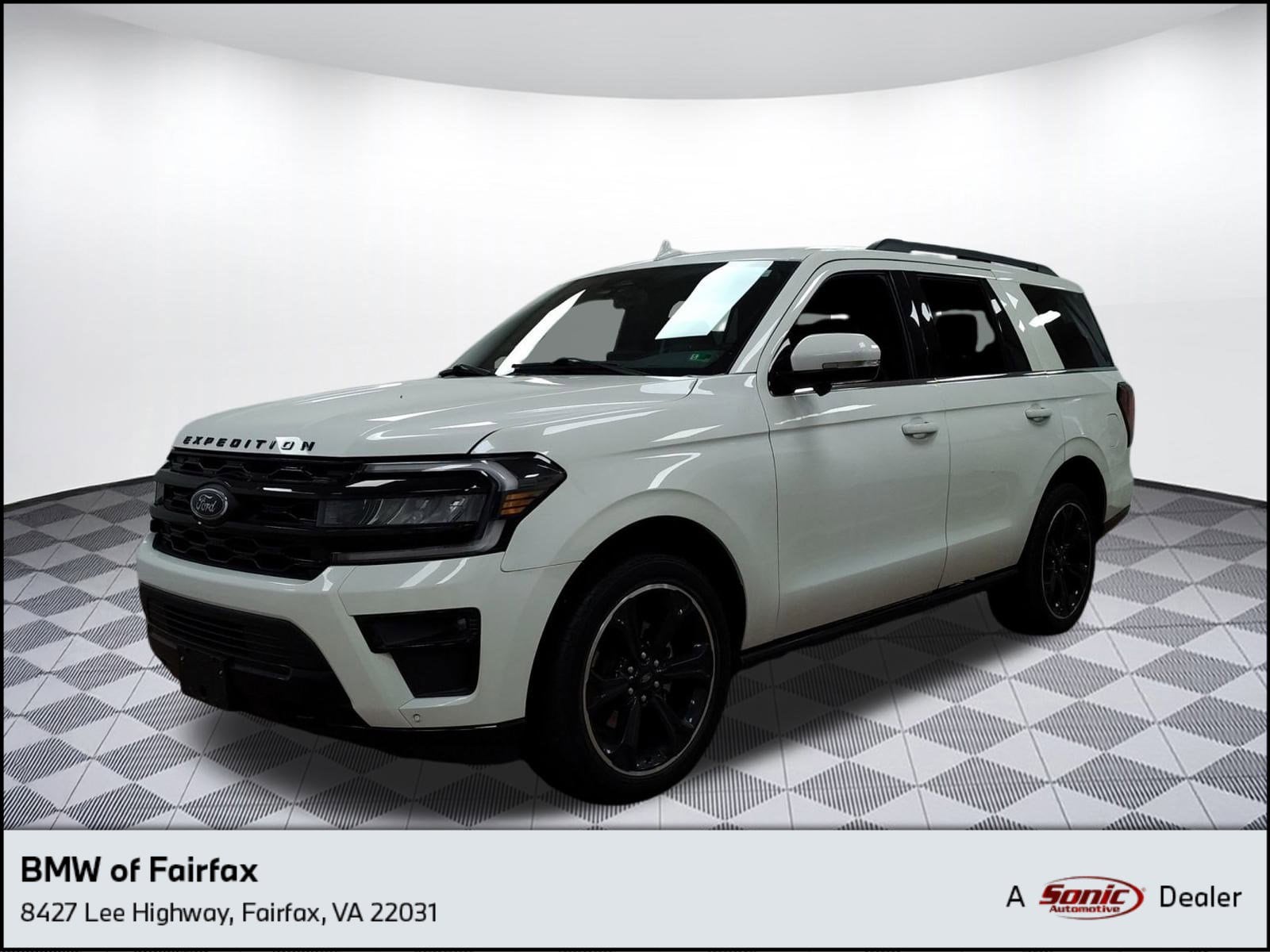 2023 Ford Expedition Limited's photo