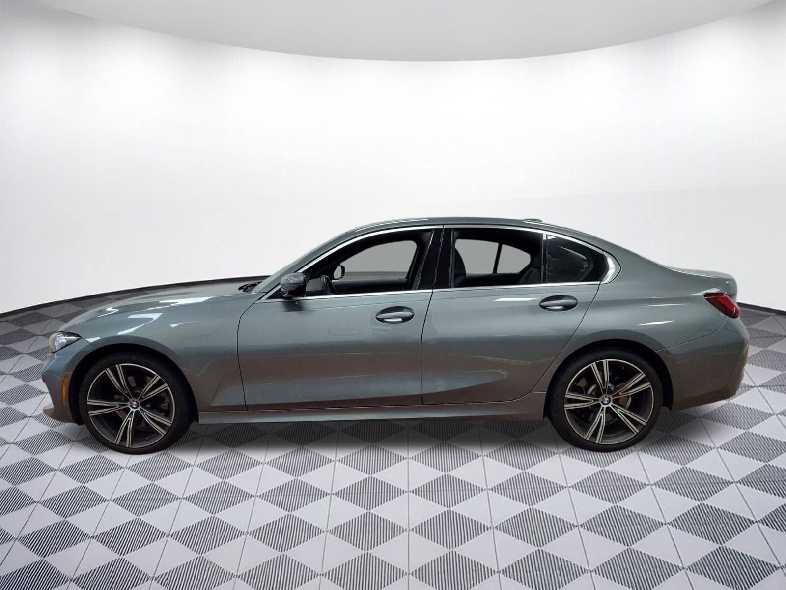 2024 Bmw 330i xDrive photo 2