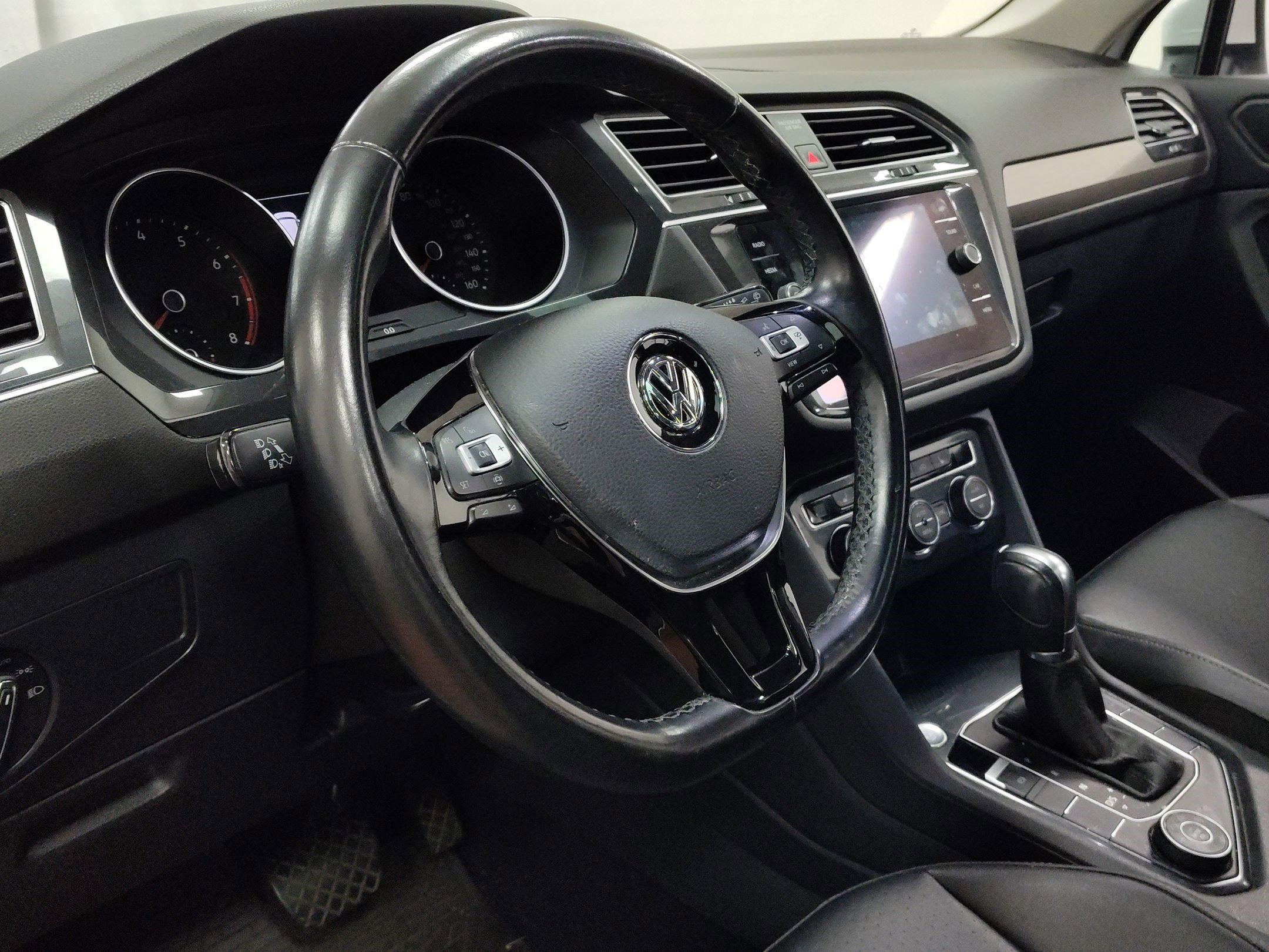 2019 Volkswagen Tiguan SE photo 4