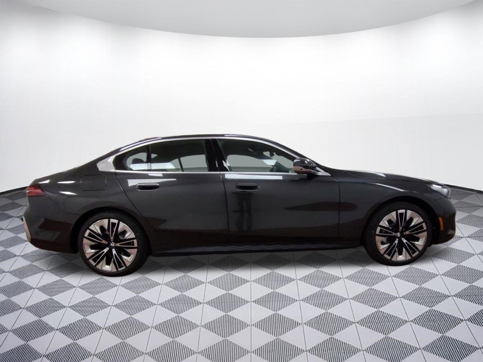 2026 BMW 5 Series 530i - Photo 7