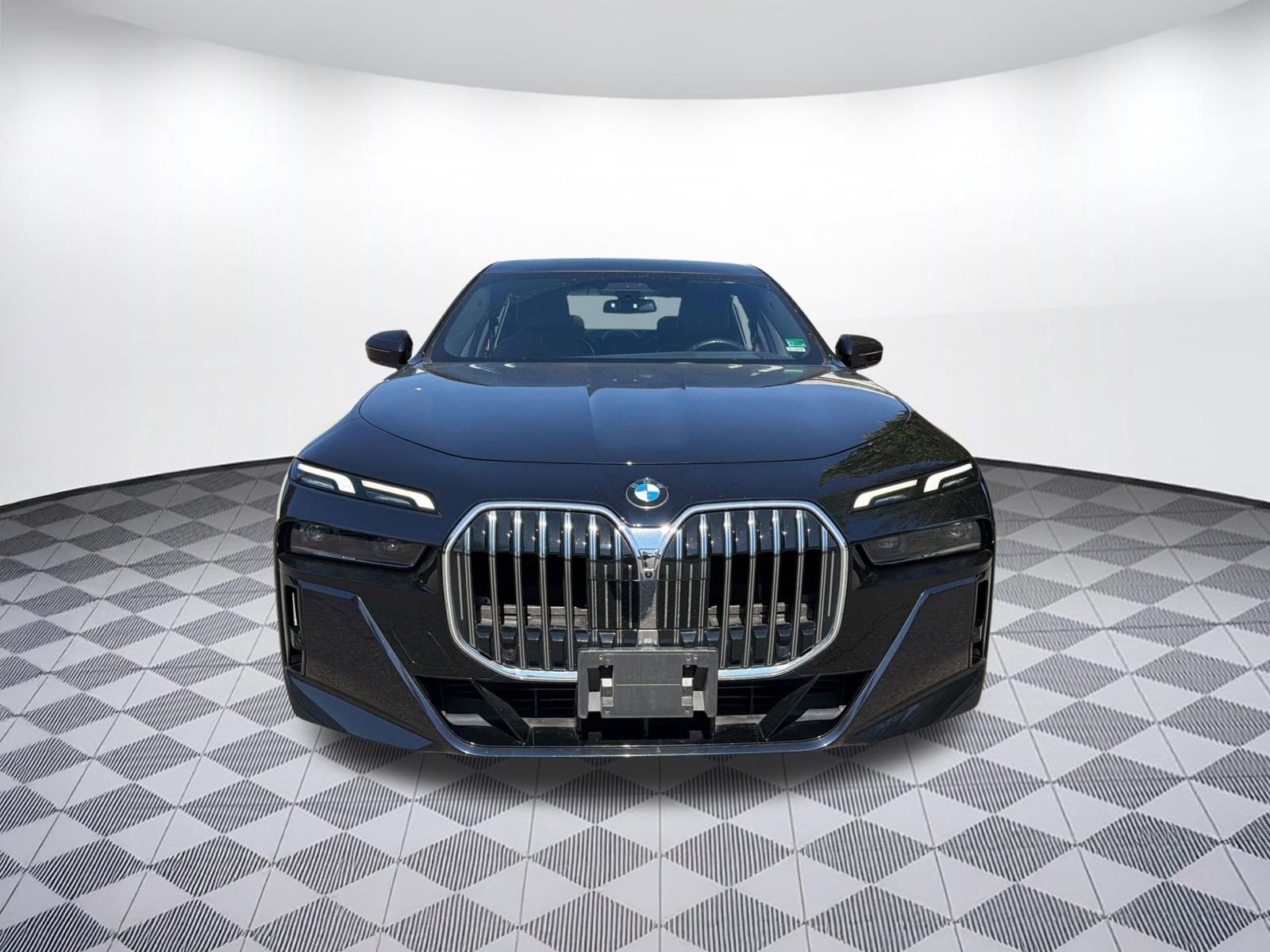 760i XDrive Sedan