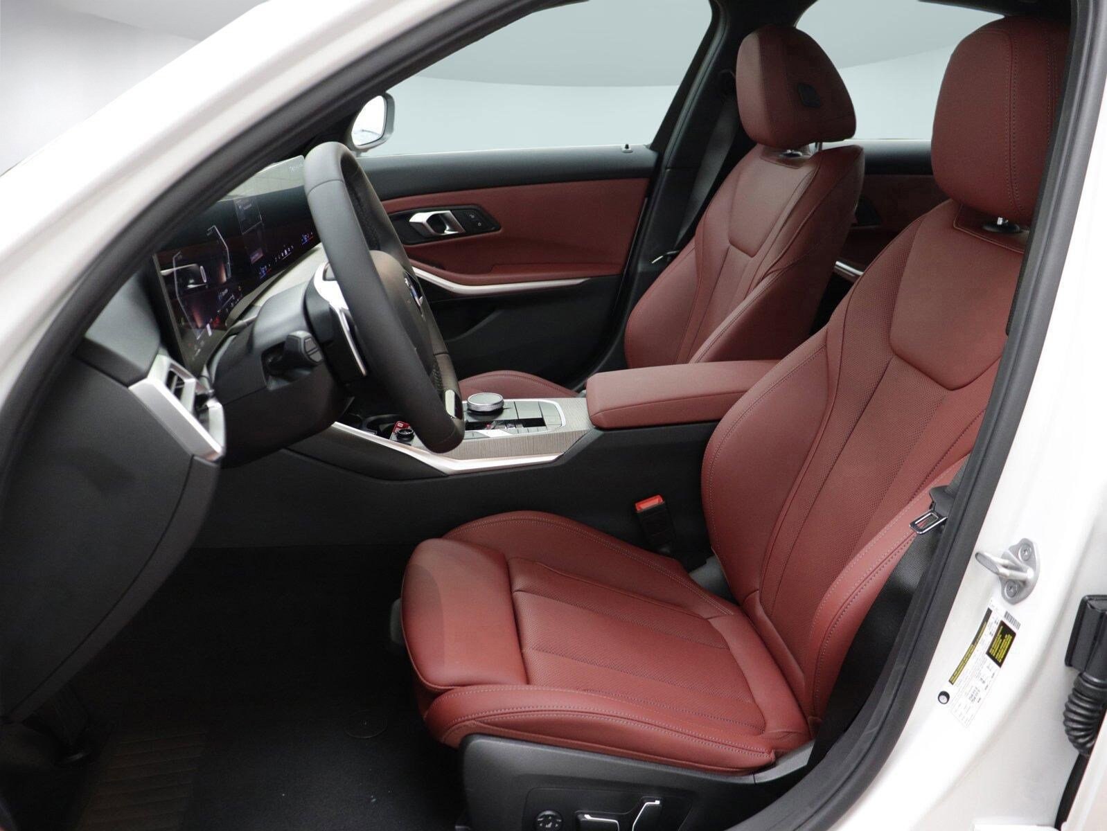 2025 Bmw 330i Sedan photo 3