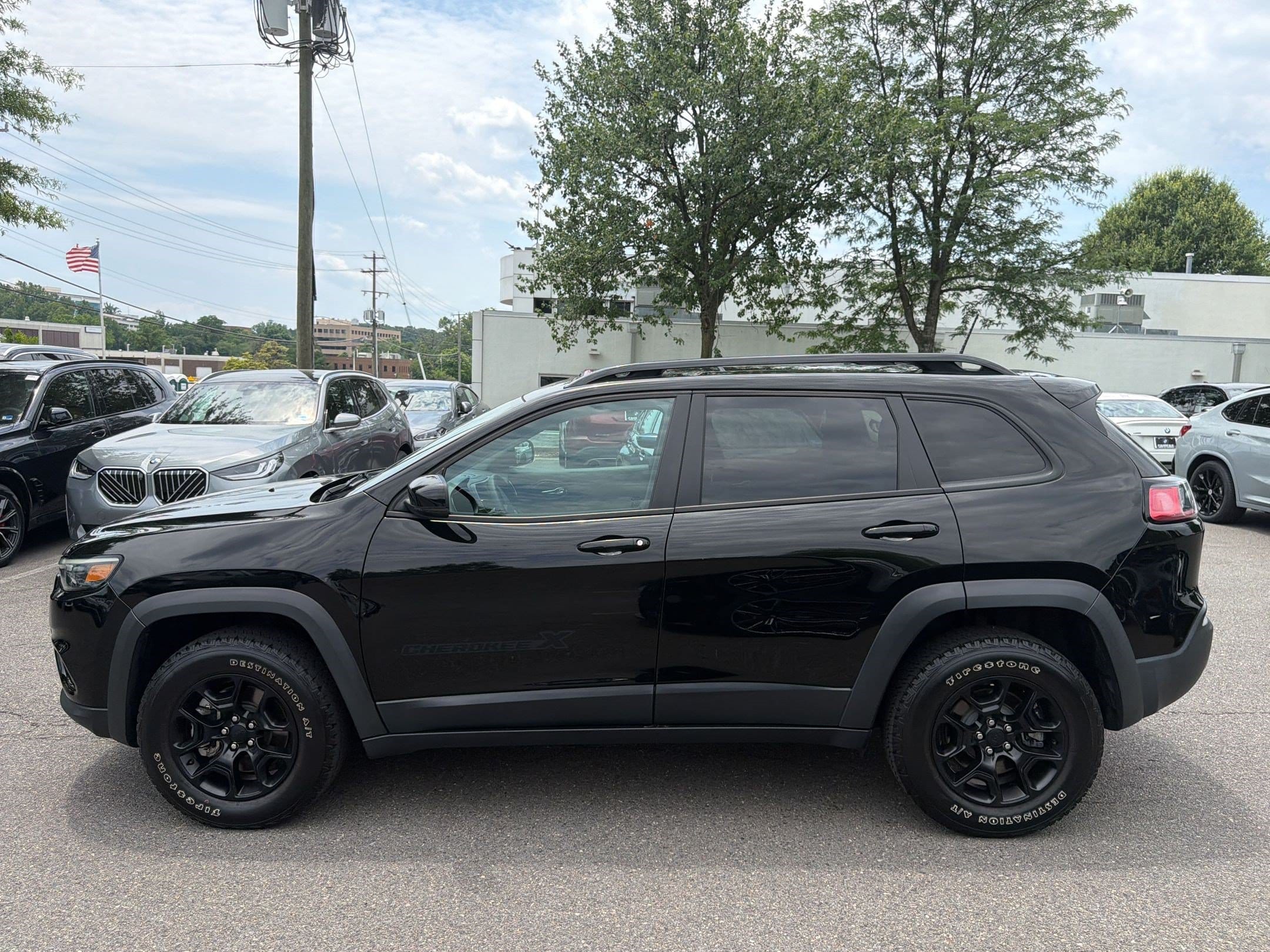 Cherokee X SUV