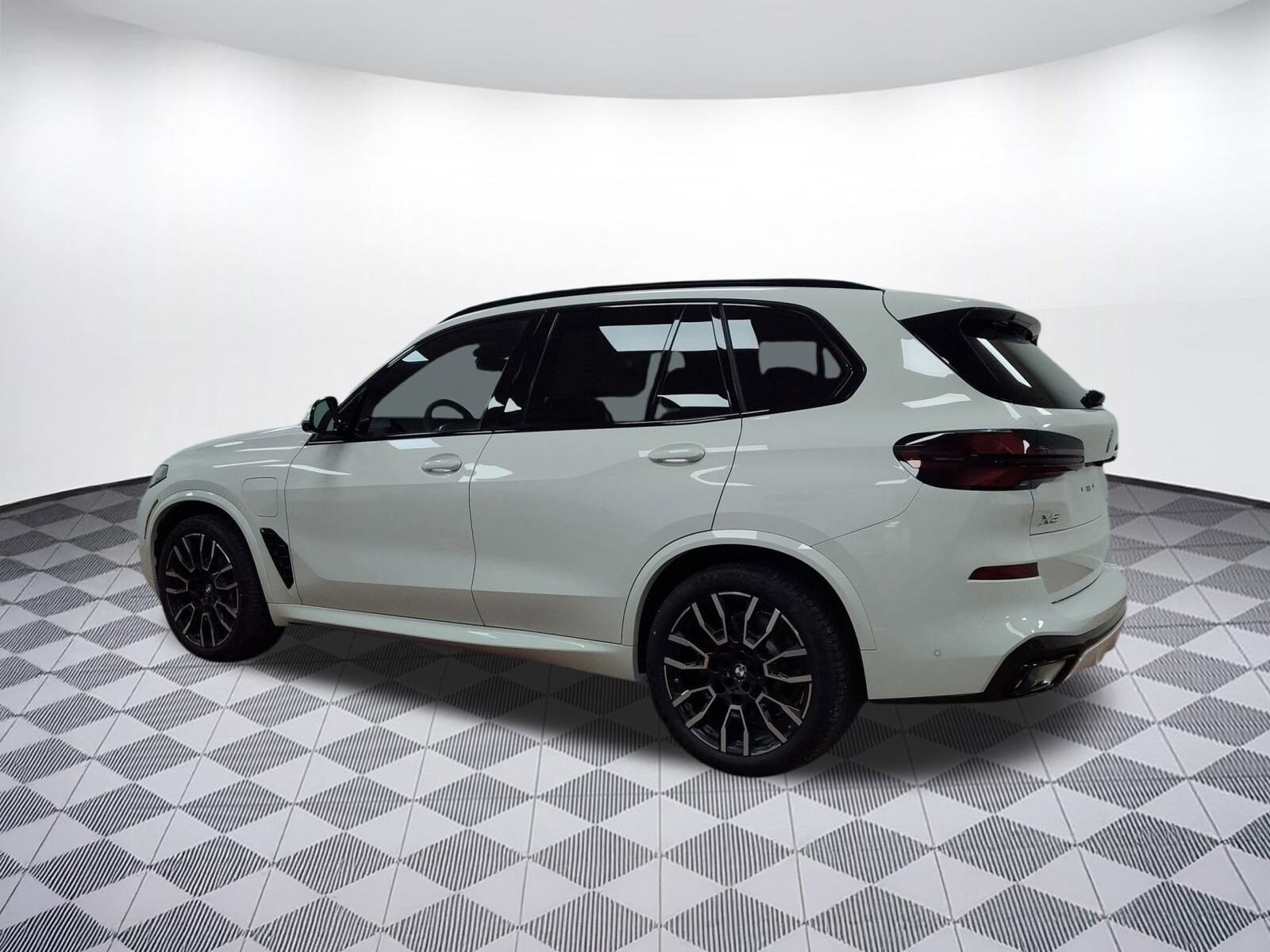 2026 Bmw X5 xDrive50e photo 3