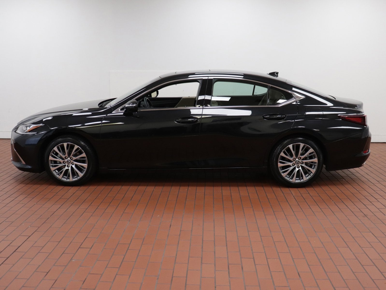 Used 2020 Lexus ES 350 with VIN 58ADZ1B15LU073689 for sale in Fairfax, VA