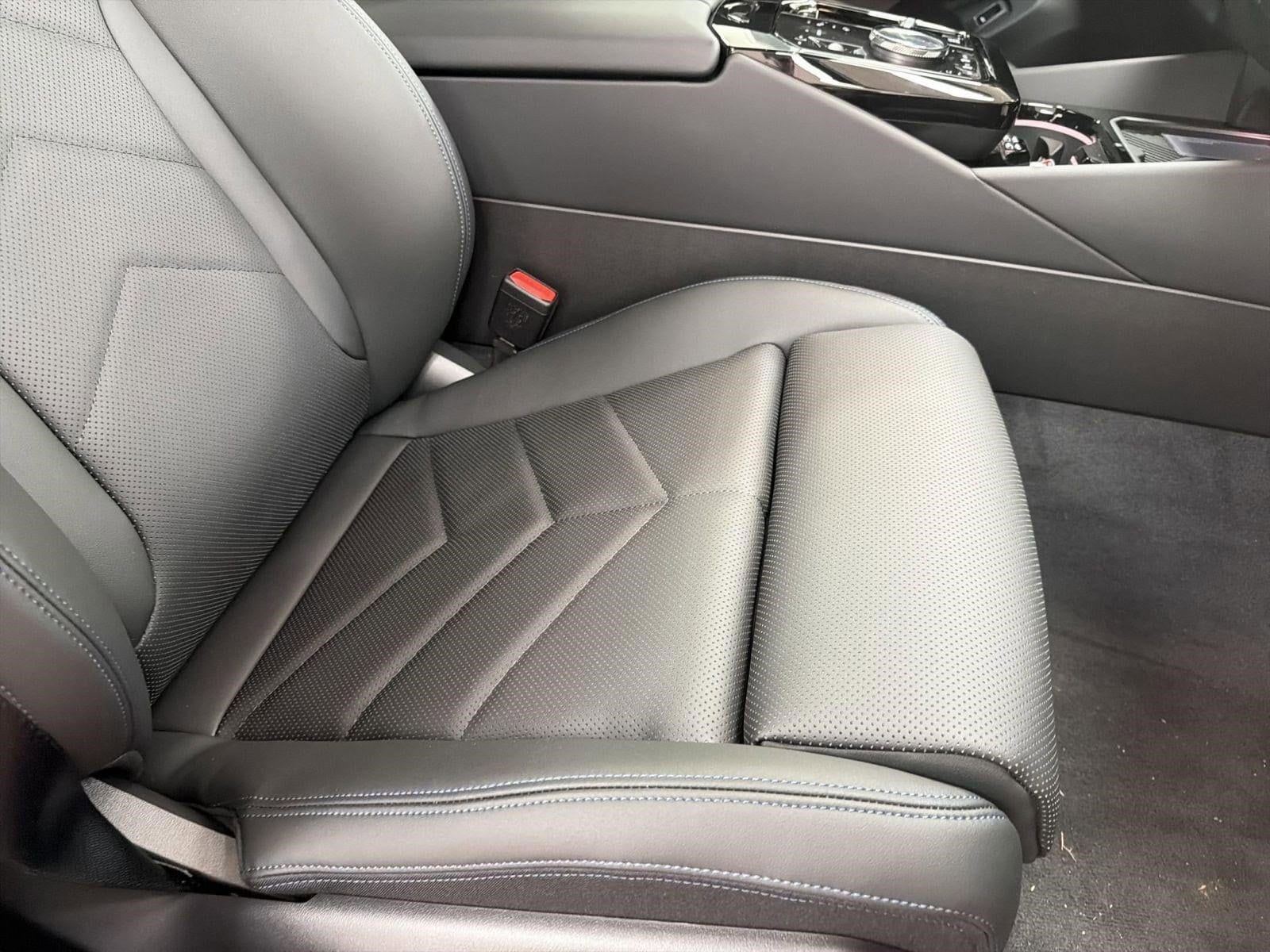 2026 BMW 5 Series 530i - Photo 13