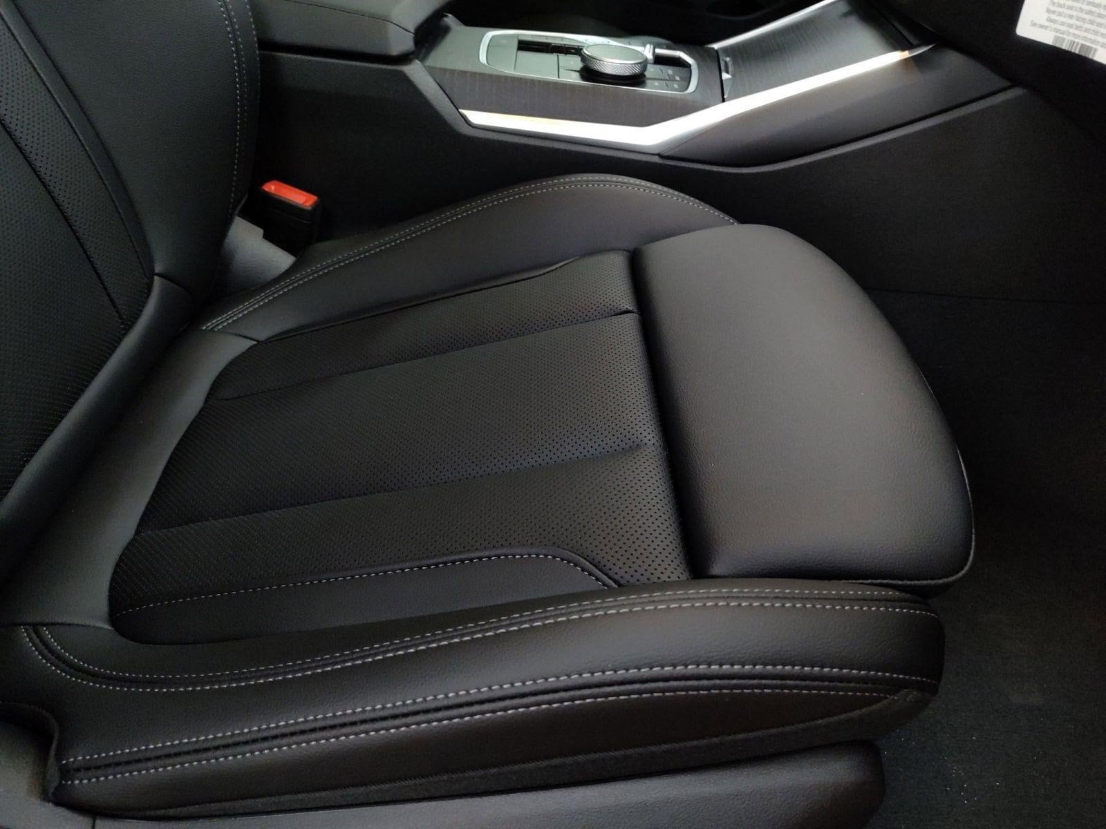 2026 BMW 3 Series 330i - Photo 27