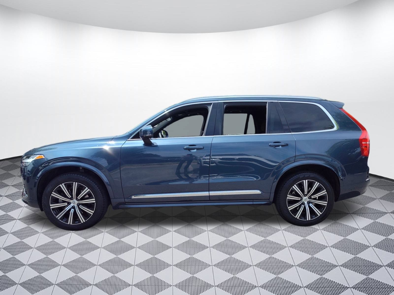 Used 2023 Volvo XC90 Plus with VIN YV4062PNXP1970645 for sale in Fairfax, VA