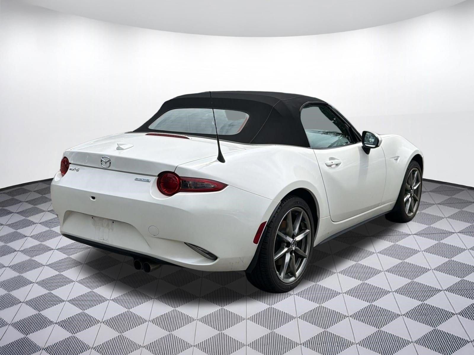 MX-5 Miata Grand Touring Convertible