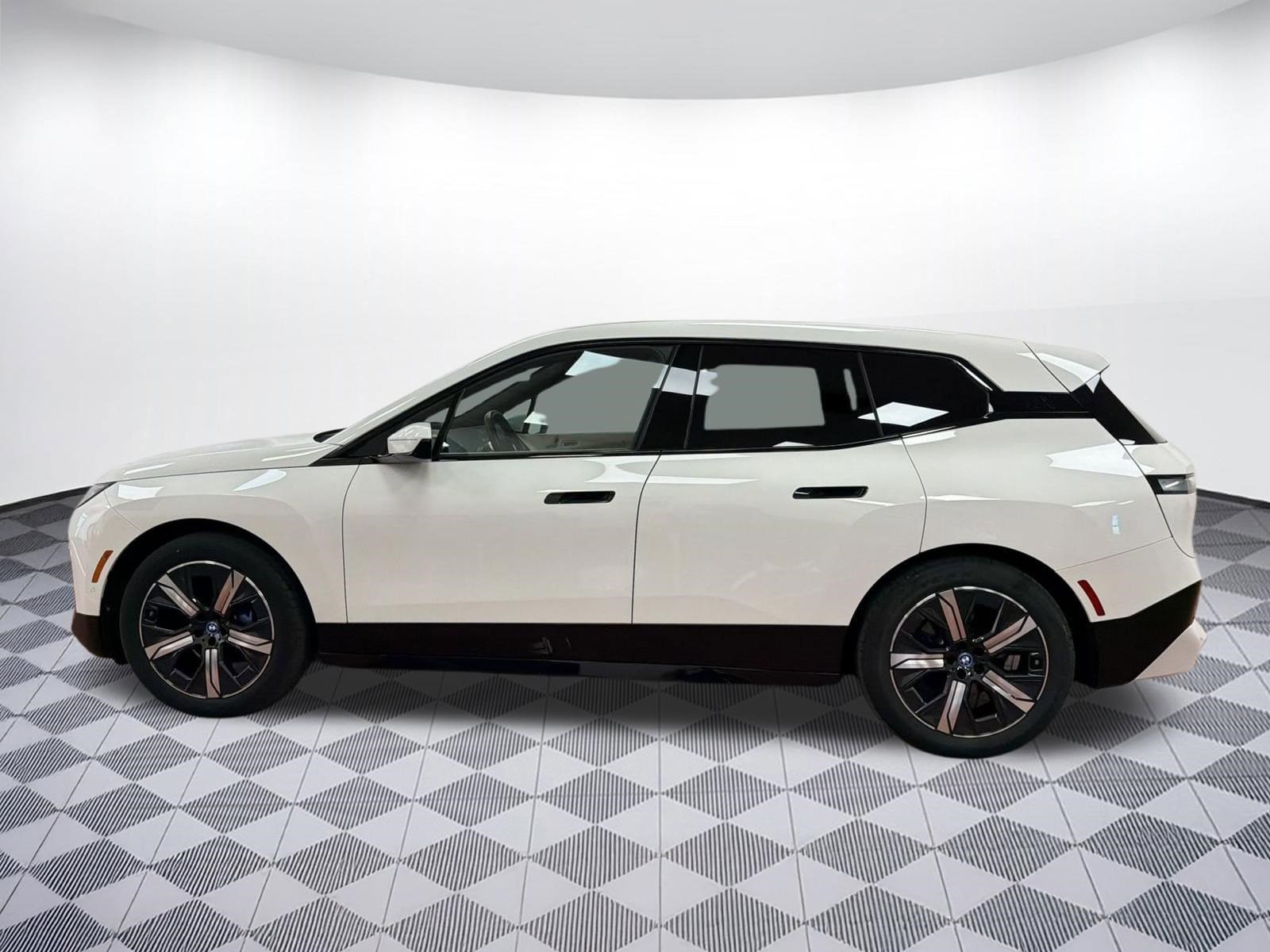 Used 2023 BMW iX Base with VIN WB523CF08PCM76011 for sale in Fairfax, VA