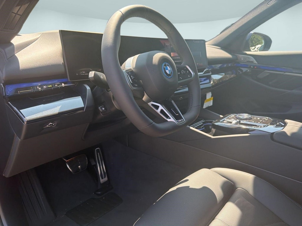 New 2027 BMW 550e xDrive Sedan