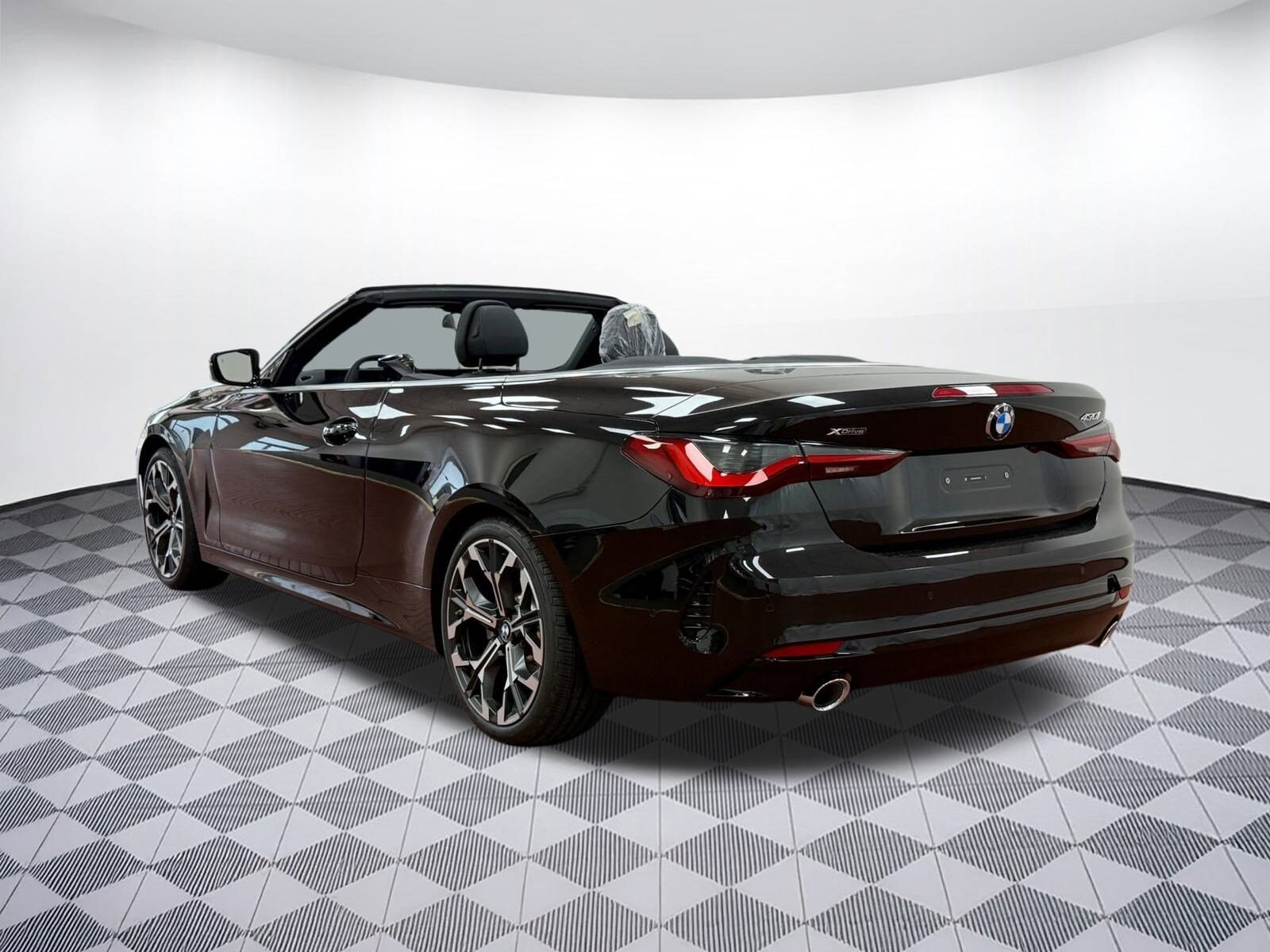 2026 Bmw 430i xDrive Convertible photo 3