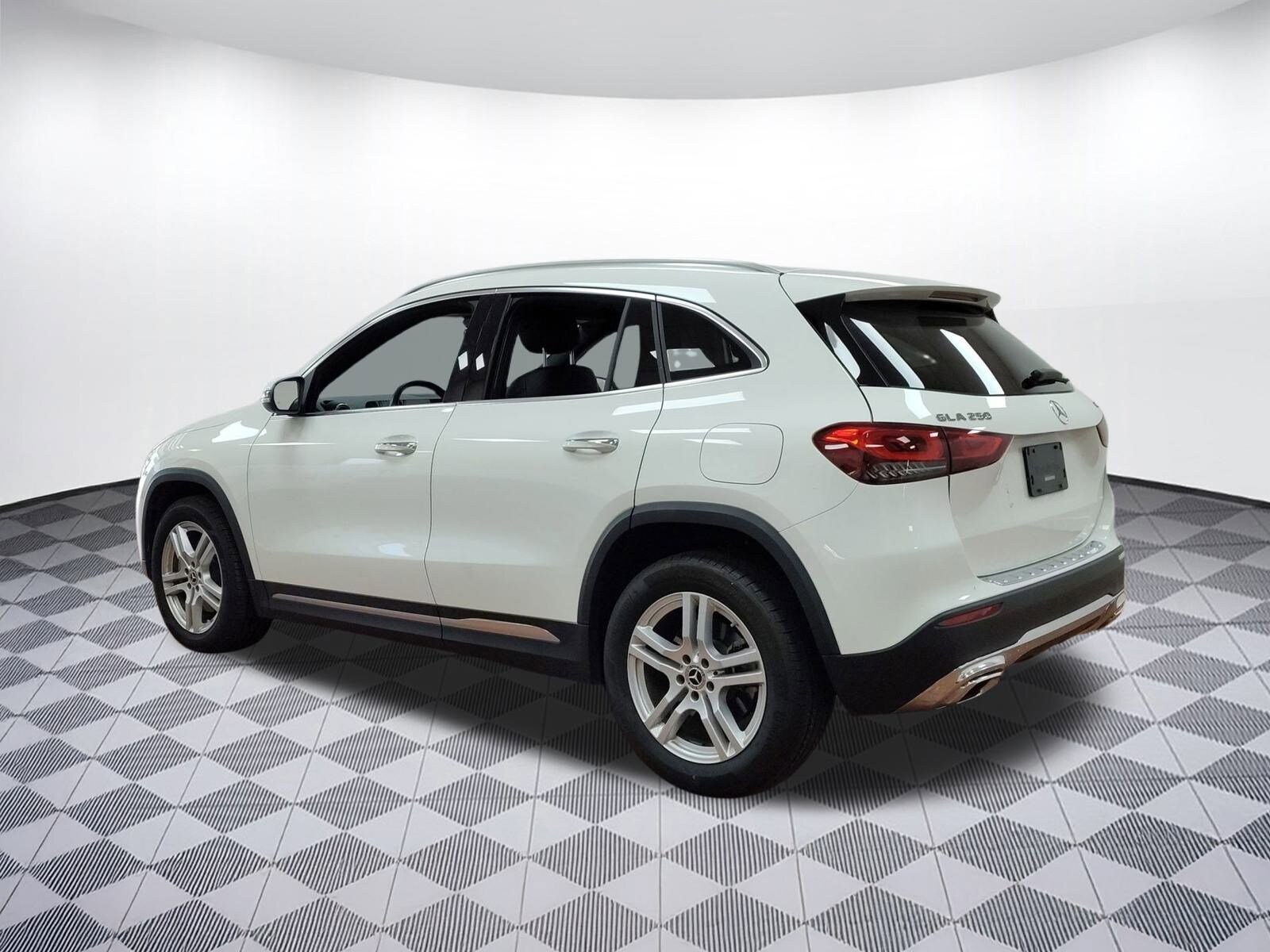 2023 Mercedes Benz GLA 250 4MATIC photo 3