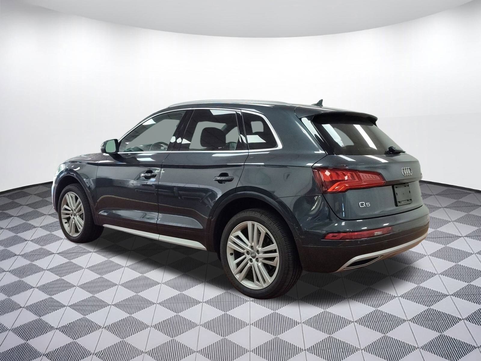 2019 Audi Q5 Premium Plus photo 2