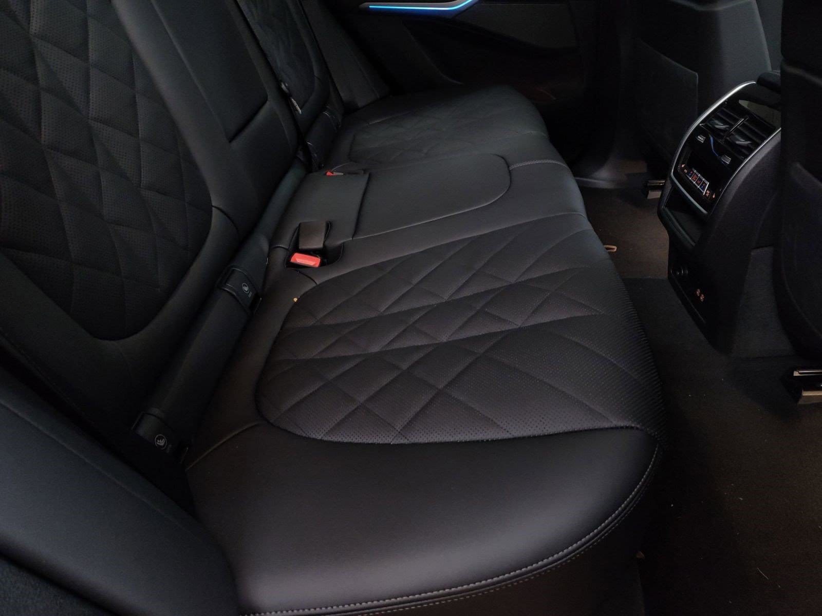 2026 BMW X5 50e - Photo 28