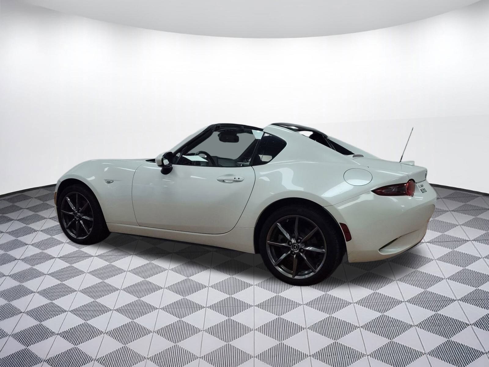2019 Mazda MX-5 Miata Miata RF Grand Touring photo 3