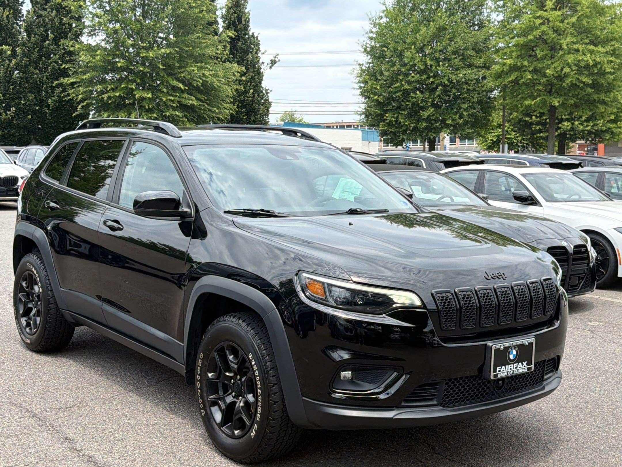 Cherokee X SUV