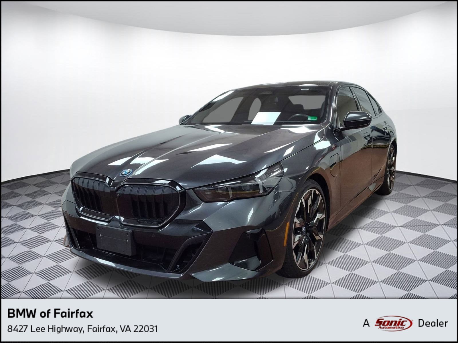 2025 BMW 5 Series 550e's photo