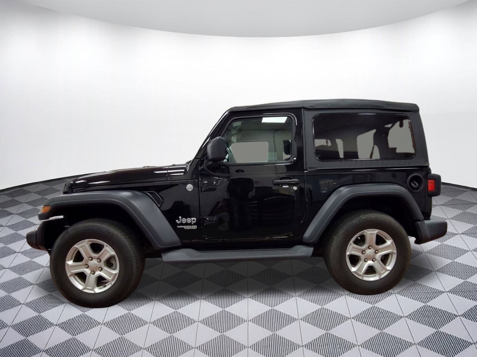2019 Jeep Wrangler Sport S photo 2