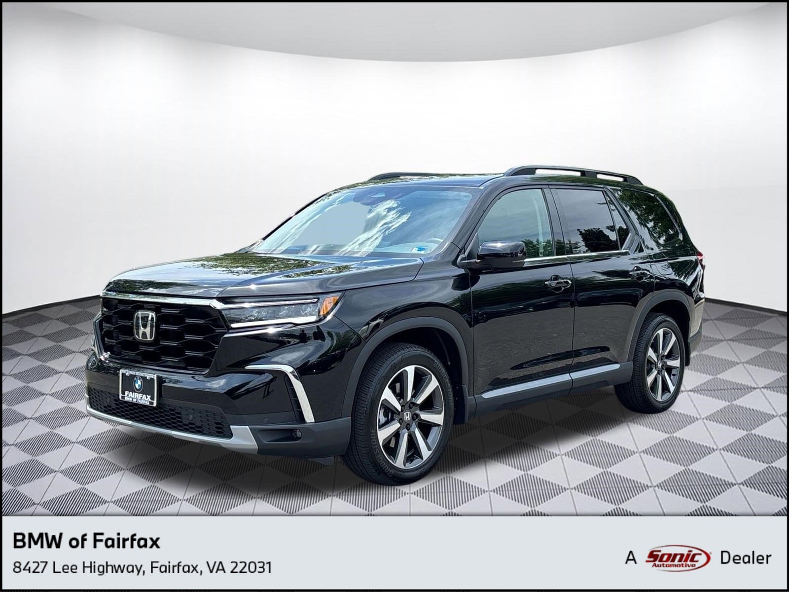 2025 Honda Pilot Touring AWD's photo