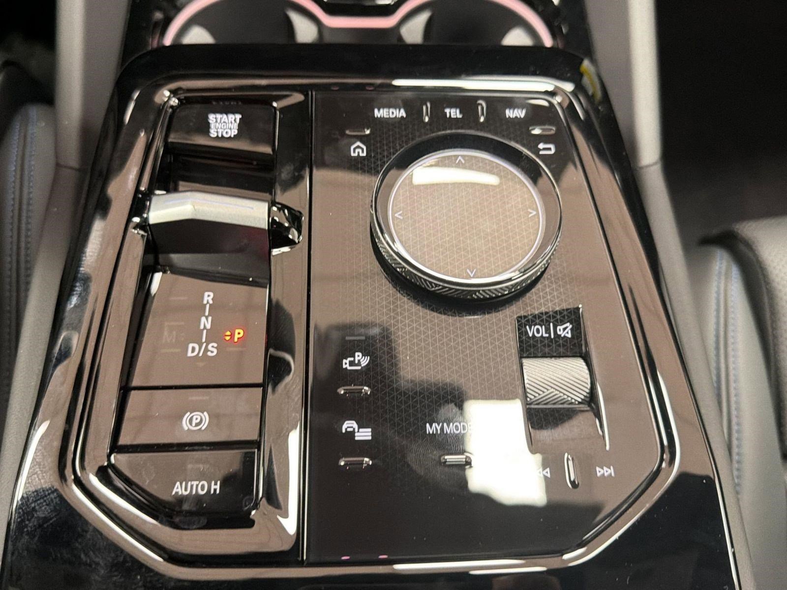 2026 BMW 5 Series 530i - Photo 16